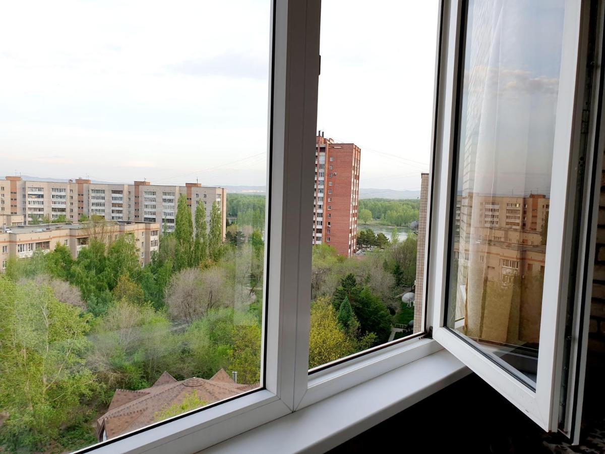 Apartment На Стрелке С Красивым Видом На Иртыш Ust-Kamenogorsk Exterior photo